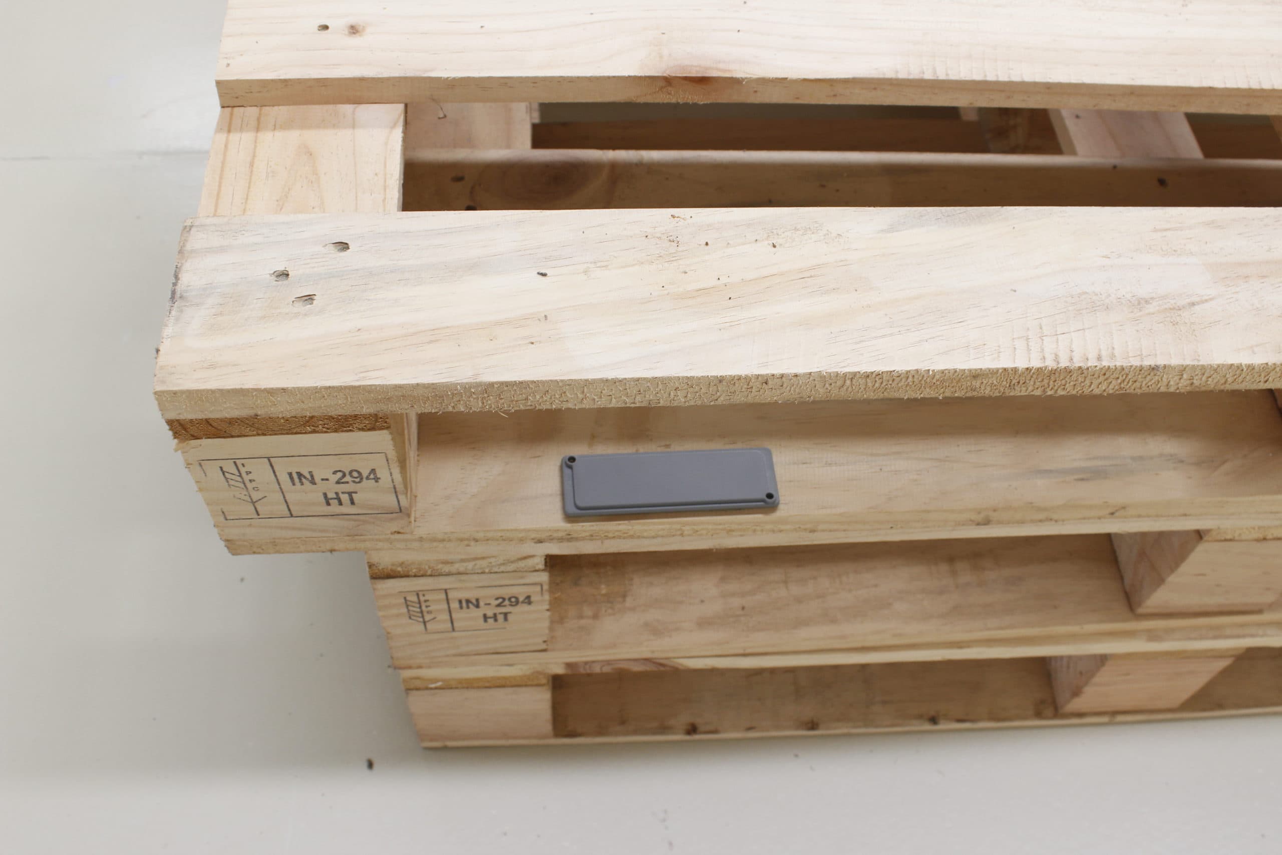 Wooden Pallet with RFID tags for industries and business tracking